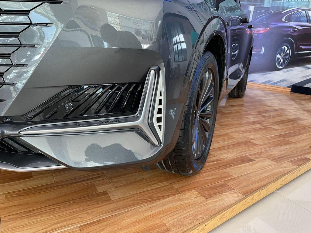 Changan UNI-K '22 Fuel Tank Cap, Side Emblem, Rearview Mirror, Fog Light Cover, and Front Lower Trim Set.