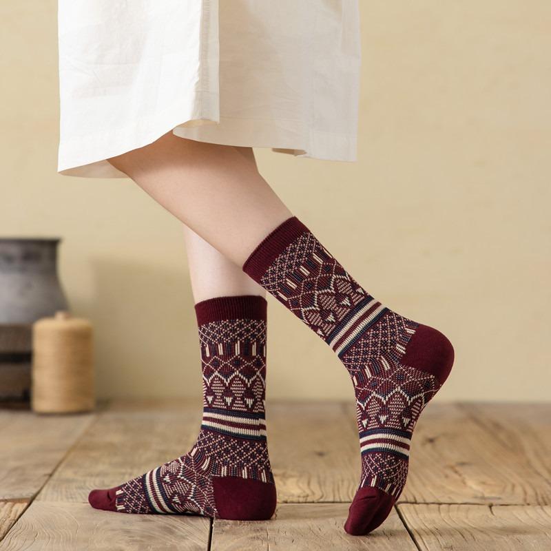 Women's Spring and Autumn Double-needle Double-track Pile Socks Are Retro and Versatile. Autumn and Winter Pure Cotton Mid-calf Socks
