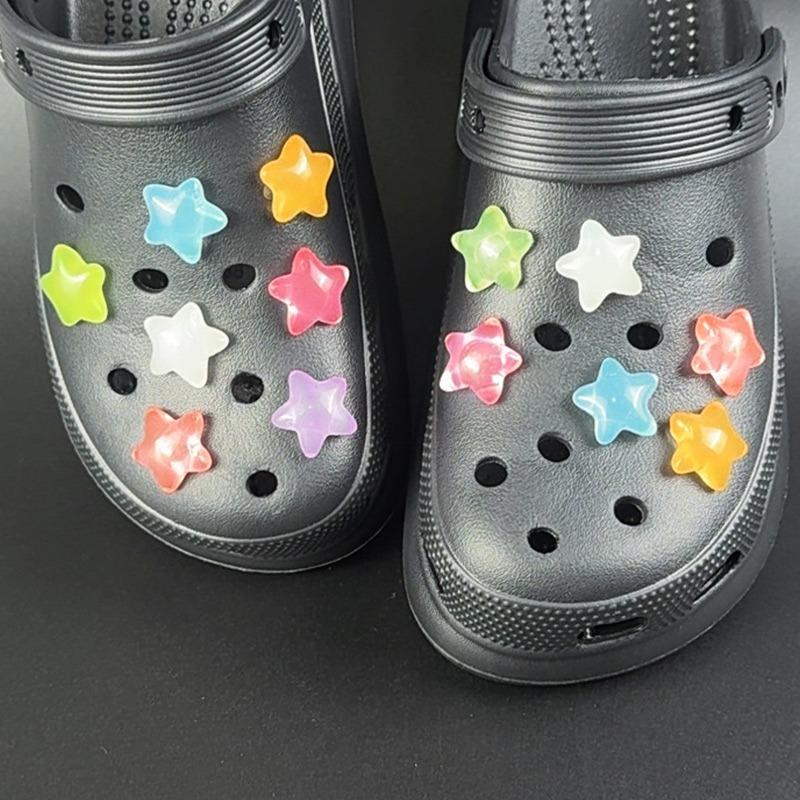 Ensemble de 13 breloques de chaussures tendance Accessoires Boucle de chaussure à trou Étoile de mer lumineuse DIY Décorations de chaussures 3D pour Bogg Bag