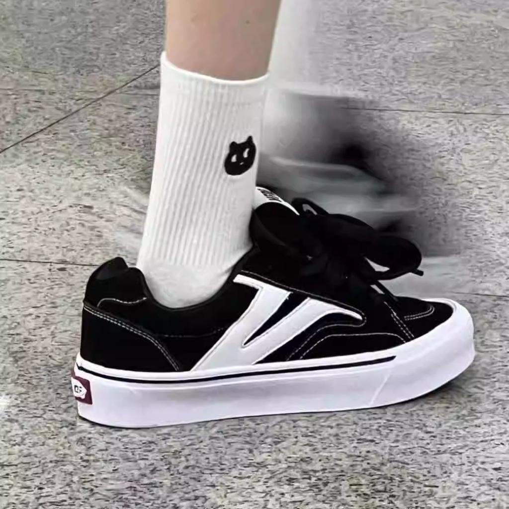 2025 spring and autumn new ins high-value bread shoes women's heightening skateboard shoes campus style versatile niche casual shoes