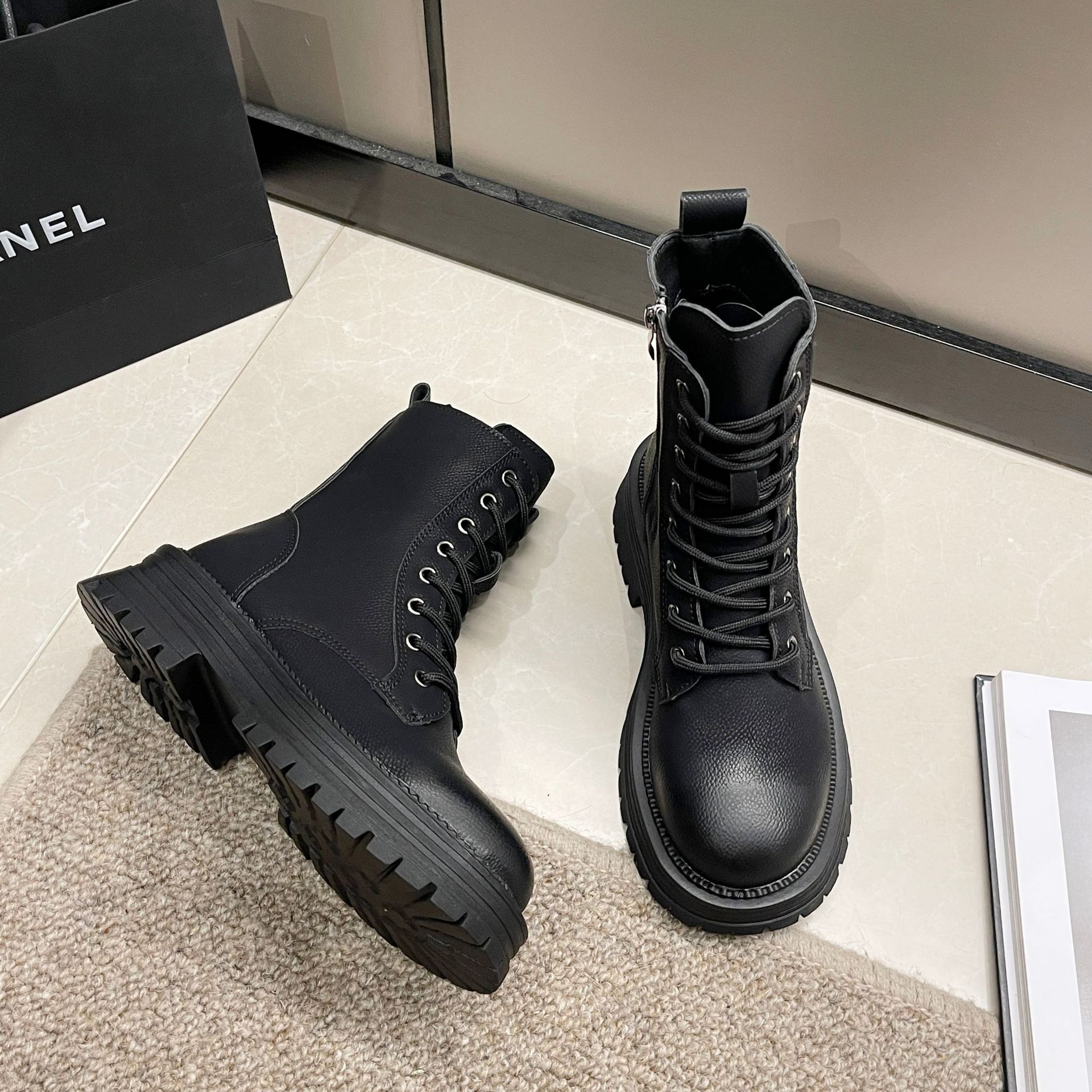 

Coarse heel strap big yellow boots women s 2024 new niche design short boots fashion trend temperament Martin boots 40