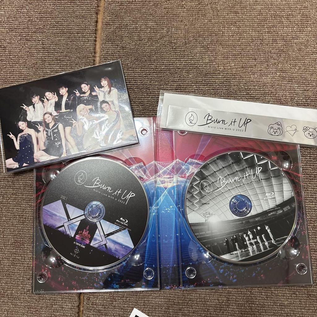 [USED] NiziU Burn it UP Blu-ray 2022