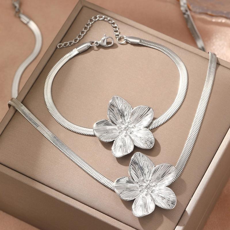 Elegant Vintage Flower Pendant Jewelry Set for Women Stainless Steel Necklace and Bracelet Perfect for Formal Occasions