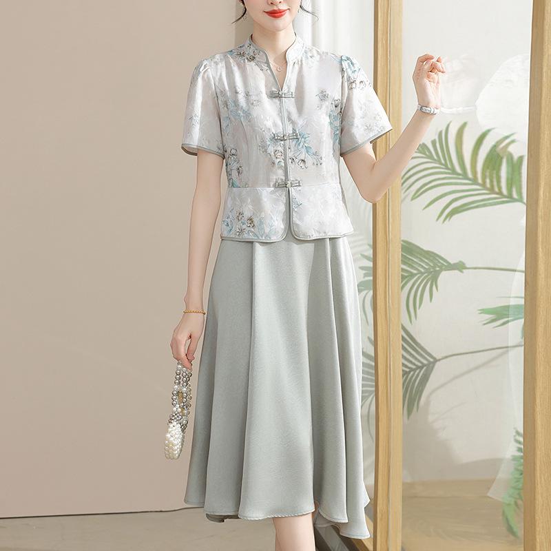 Elegant Chinese Style Short-Sleeved Dress for Middle-Aged and Elderly Women – Summer Slimming Two-Piece Look
