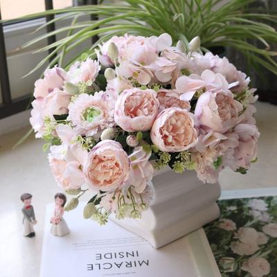 Woondecoratie – Decoratieve bloemen en kransen