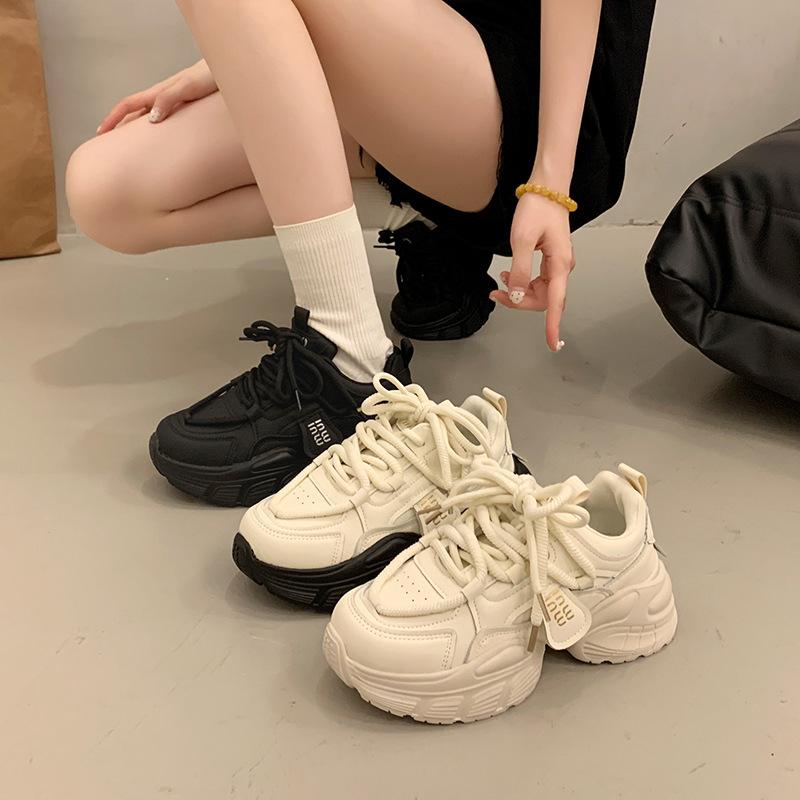 European station shows small platform dad shoes, women's spring and autumn increase 2025 new popular white casual sports shoes