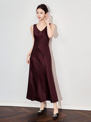 High-End Drapierte Taillenbetonende Geraffte Ärmelloses Kleid aus Acetat-Satin