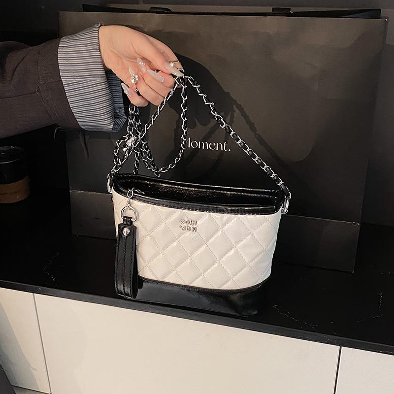 New Fashion Trend Rhombus Embroidery Thread Stray Bag Single Shoulder Oblique Span Chain Bag Fashion