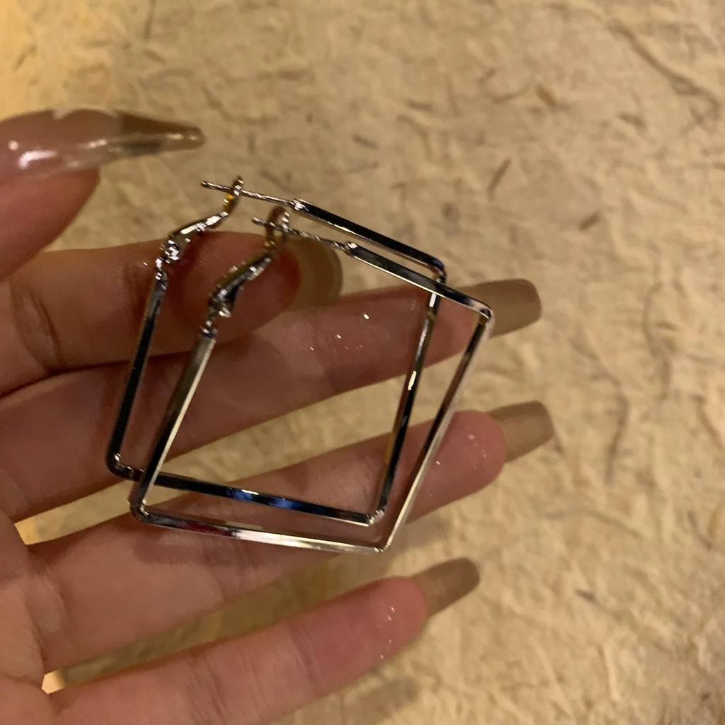 111 silver needle geometric square earrings temperament light luxury atmospheric earrings design sense European and American exaggerated cold earrings