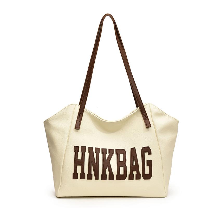 Casual bag women's large-capacity new autumn and winter versatile retro shoulder bag is now popular commuter tote bag