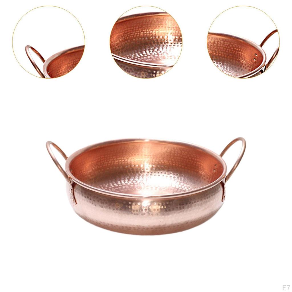 Kupferschüssel, Topf, Pfanne, Kochen von Shabu für Familientreffen im Restaurant