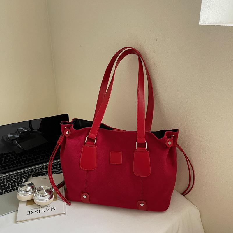 A High-capacity Hand-held Tote Bag with A High Aesthetic Level A French Niche Commuter Underarm Single-shoulder Bag