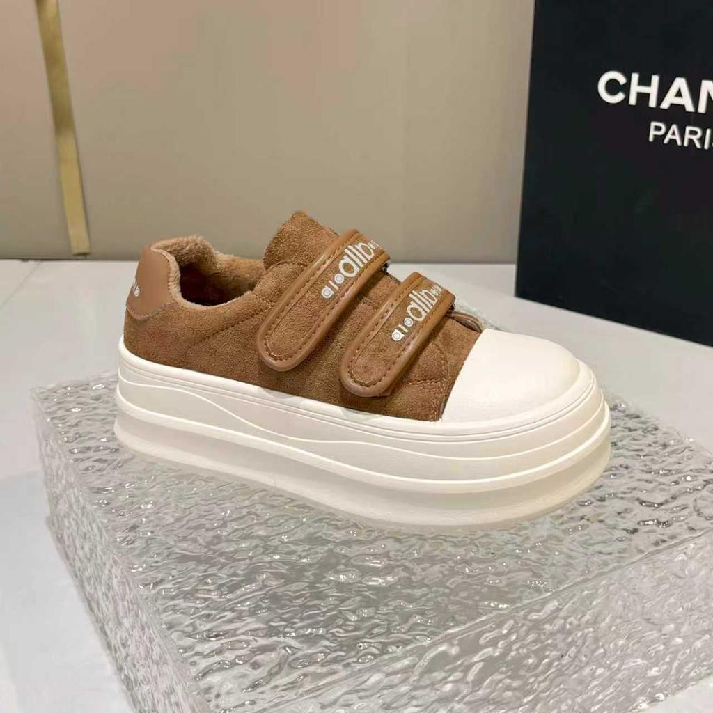 Velcro Casual Breathable Board Shoes Women's Autumn 2025 New Fashion Versatile Retro Platform Sports White Shoes