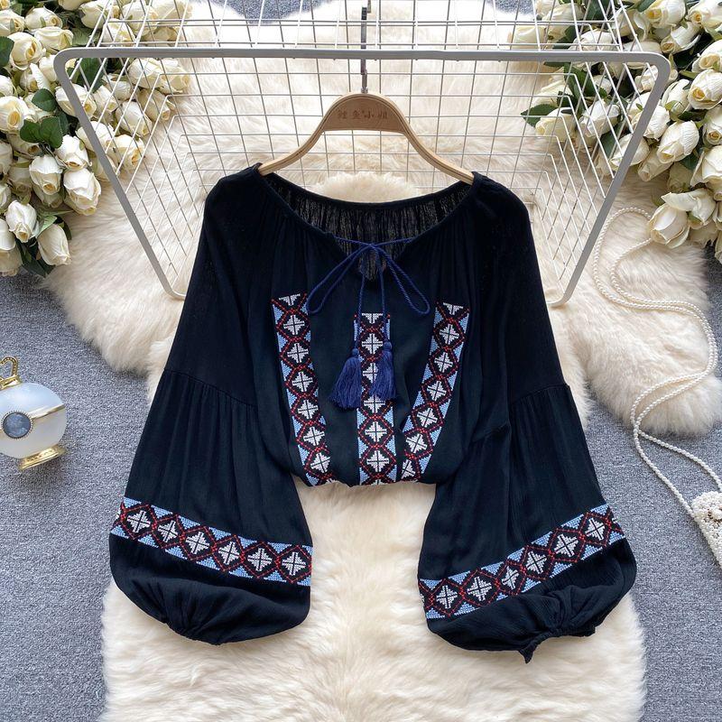 

Рубашка с рукавами-фонариками в ретро этническом стиле, вышивка кисточками Black One size