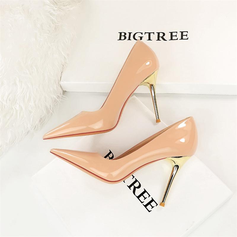 Woman Stylish Simple Metal Heels Pumps Pointed Toe Shiny Patent Leather High Heels Shoes Occupation Office Shoes Stiletto