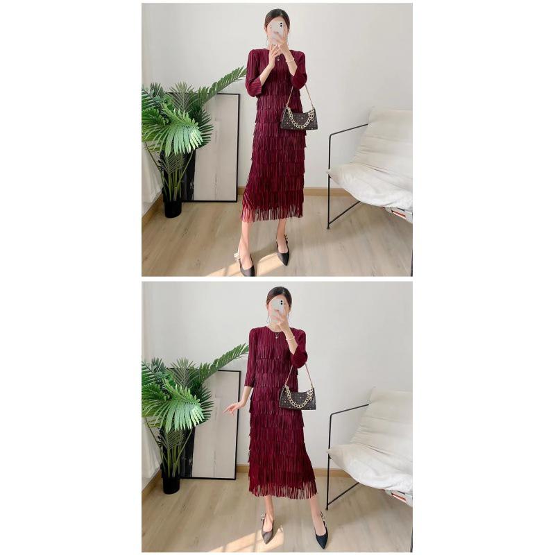 

Miyake Pleats Fringe Seven-Sleeve Elegant Cake Dress for Women - Early Autumn 2025 Collection Plus size вина червоного кольору