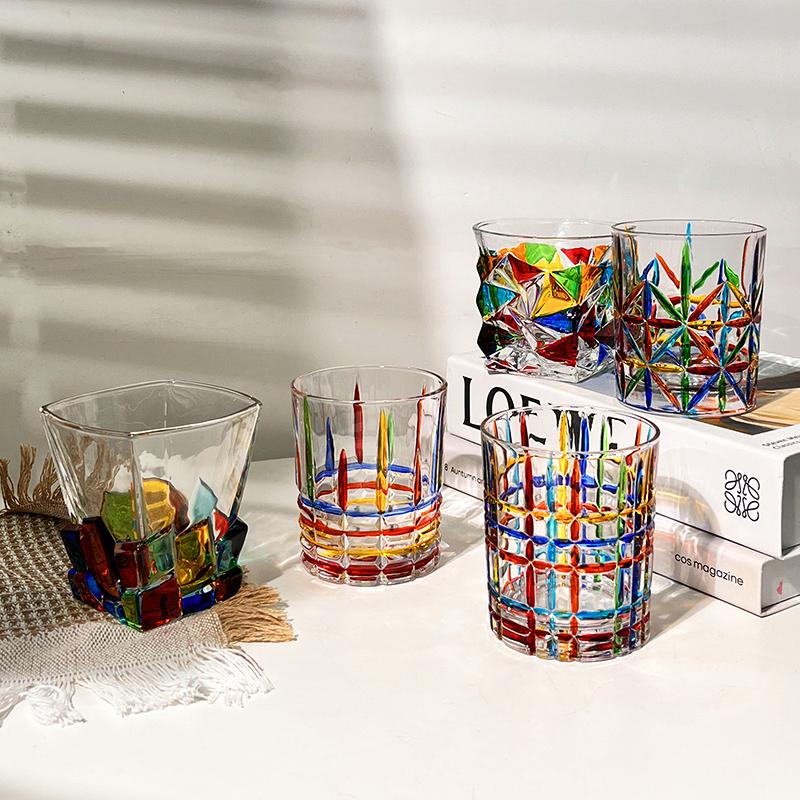 Bicchiere da Whiskey in Vetro Cristallo Colorato Dipinto Stile Europeo, Bicchiere da Acqua per la Casa, Tazza da Tè, Bicchiere da Acqua in Vetro Colorato con Motivo Intrecciato
