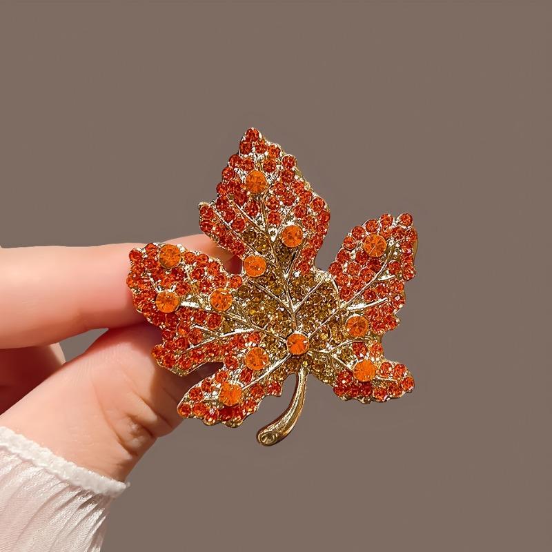 Maple Leaf Brooch, High-end Women's Exquisite Full Diamond Brooch, Retro Niche Suit Coat Corsage, Elegant Accessory