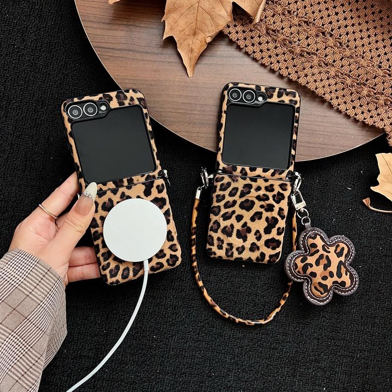Leather Leopard Print For Magnetic Phone Case For Samsung Galaxy Z Flip 7 6 5 4 Flip7 FE W23 W24 Flip Cases with Hand Rope Cute Cases Magsafe