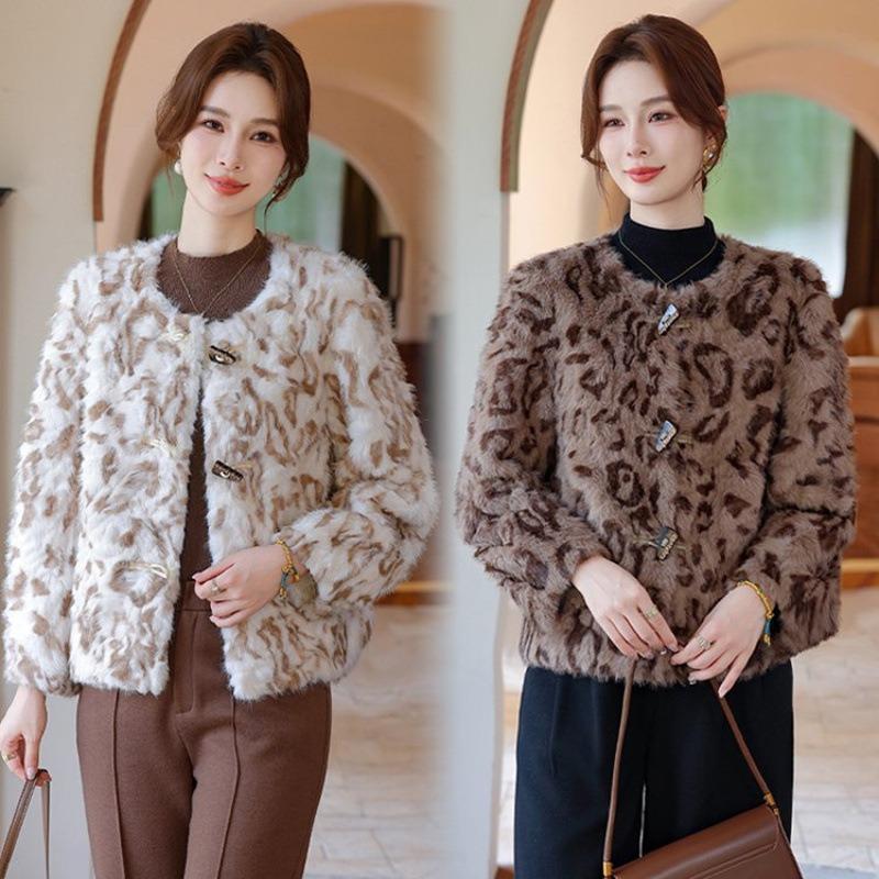 Mrs. Rich's High-end Leopard Print Fur Is Integrated, the New Casual Warm Women's Small Short Fur Jacket Is Explosive