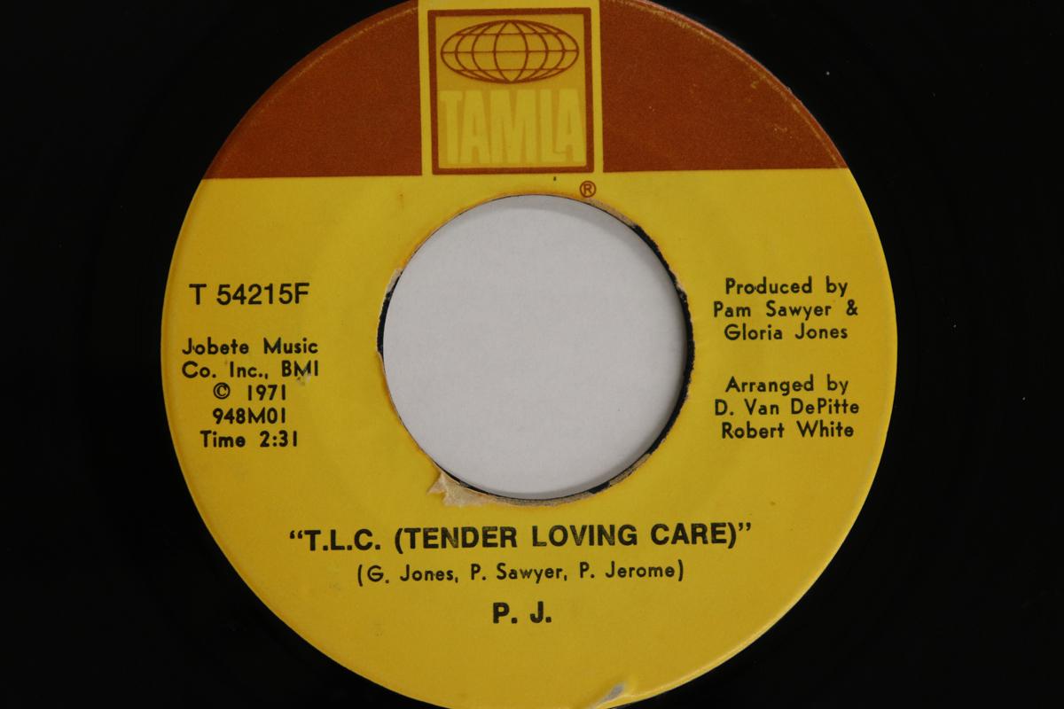 

7-дюймовая пластинка P. J. - ТСХ. (Нежная Любящая Забота) / Это Ta T54215F TAMLA 1972 US Соул/Фанк Б/У