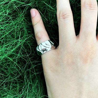 Wai. Bague d'herbe mouillée