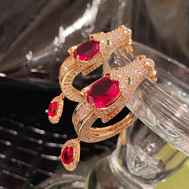 Orecchini Vintage a Forma di Pera con Perle e Intarsi di Diamanti - Stile Retrò, Lusso Leggero, Design di Alta Gamma