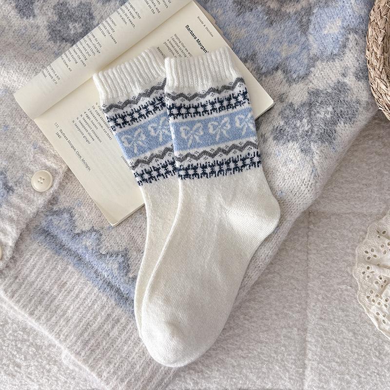 1 Pair Of Bow-Tie Mid-Calf Socks. Vintage-Style Fair Isle Pattern Mid-Calf Socks, Perfect For Pairing With Boots A1