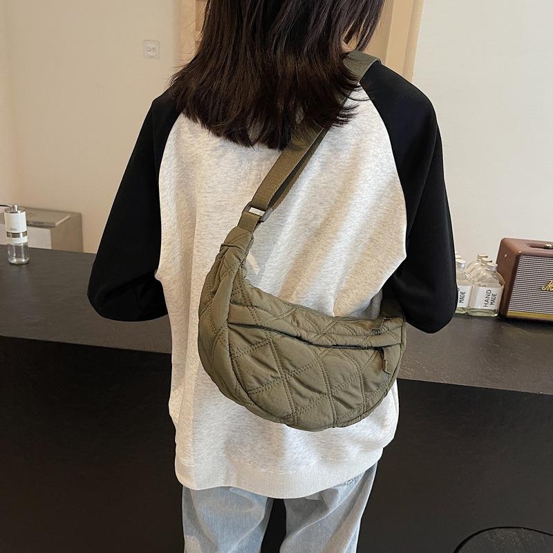 Herbst- und Winter-Rhombus-Knödelbeutel Baumwolltasche 2025 neue Schulter Damenhandtasche vielseitig großvolumig lässige Studenten-Umhängetasche