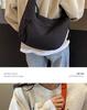 Dámská univerzální lehká crossbody taška 'knedlík' - Velkokapacitní ležérní taška přes rameno