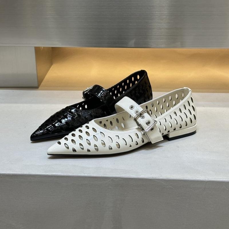 Móda 2025 Léto Nové Lakovaná Kůže Nízké Podpatky Ploché Sandály pro Ženy Módní Špičaté Mělké Ústa Dutý Pásek Knoflík Boty Mary Jane