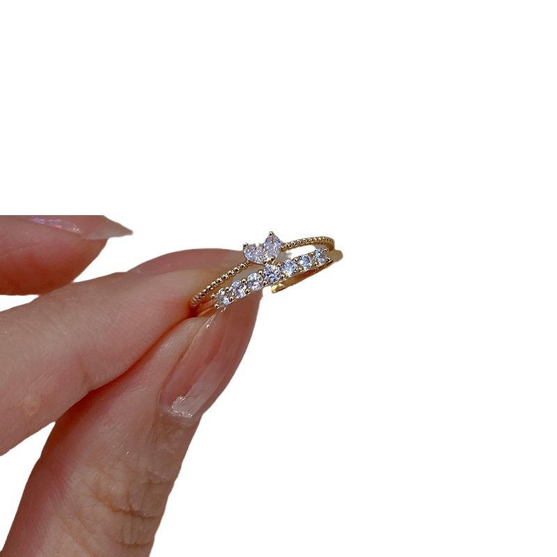 Korean Style Zircon Heart Ring: Exquisite Light Luxury Women's Design