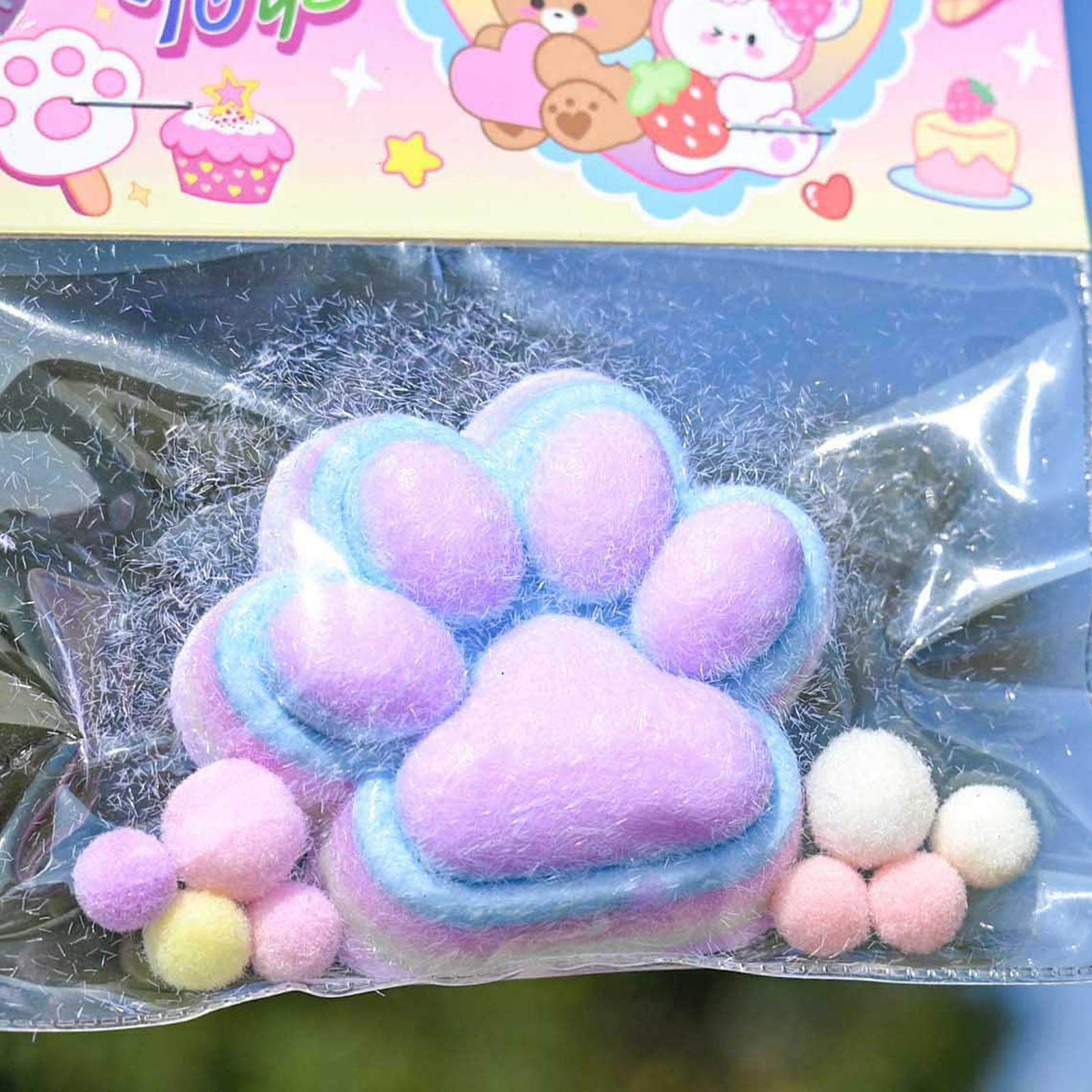 

Мягкая плюшевая подушка в форме лапы, ручная, с деталями для декоративного использования или для комфорта дома, в офисе, в машине One Size