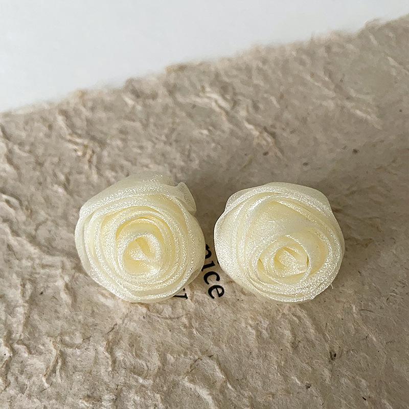 Chiffon Fabric Three-Dimensional Flower Stud Earrings Women'S Summer Small Fresh Gentle Sweet Cute Fashion Versatile Earrings Earrings