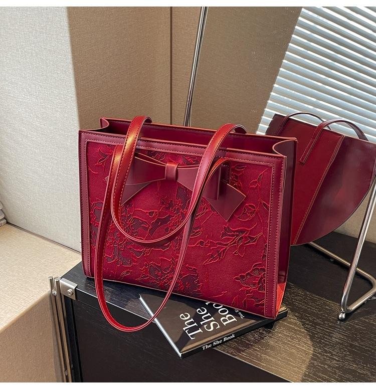 

Свадебная сумка Свадебная сумка 2024 года новая большая вместительная китайская жаккардовая сумка через плечо премиум легкая роскошная свадебная сумка красный