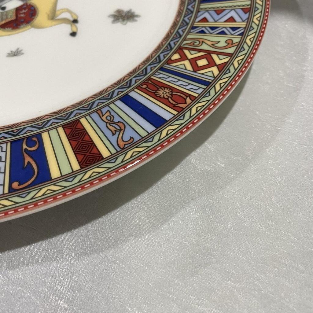 British Retro Hermes Bone China Oval Plate - Spray Painted Cartoon Design