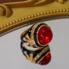 Anello a Farfalla Nero Smaltato Retro Francese Vintage Con un Design di Nicchia Sensazione di Alta Gamma