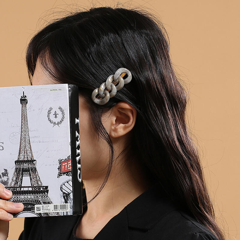 Marbling Chain Bangs Clip (Gray)