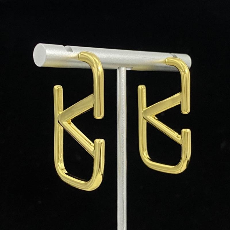 Minimalist Geometric Gold Lightweight Letters Earrings Highlight V Shaped Earrings for Women Aesthetic Ear Jewelry