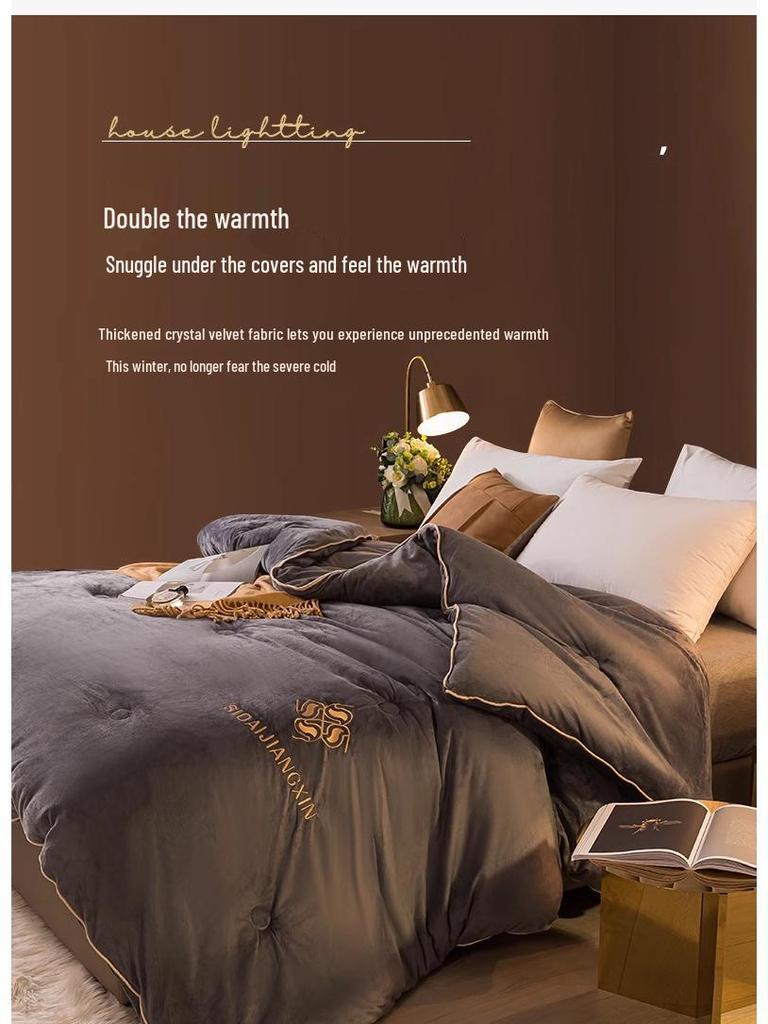Cozy Autumn-Winter Double Patchwork Quilt: Plush Velvet Warm Bedding for Dorms & Homes