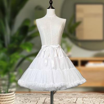 Kurzer Mädchenrock mit Unterrock für Abschlussfeiern und Ballveranstaltungen