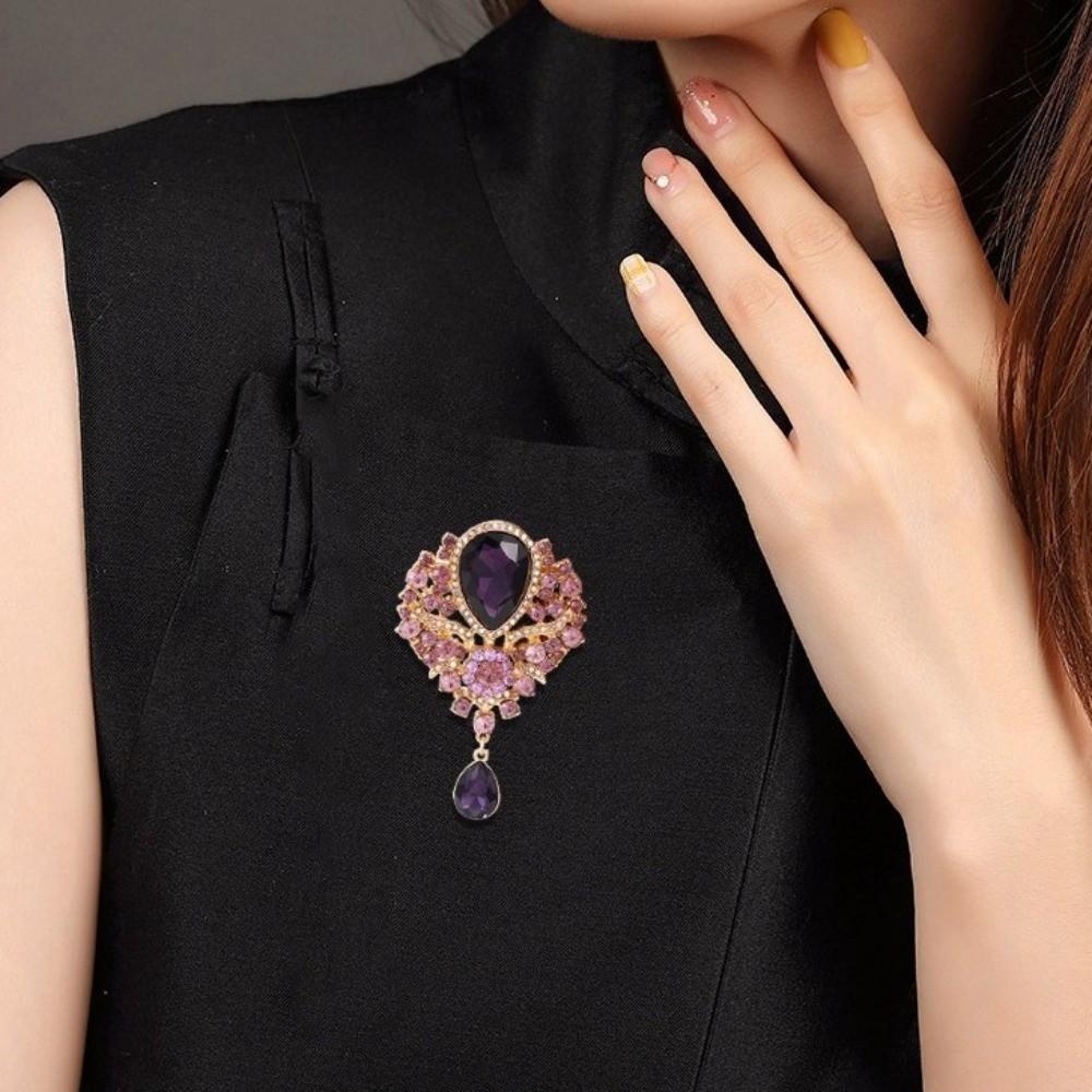 Luxury Rhinestone Rhinestone Bow Tie Clear Crystal Vintage Fashion Crystal Brooches Dangle Design Large Crystal Teardrop Brooch