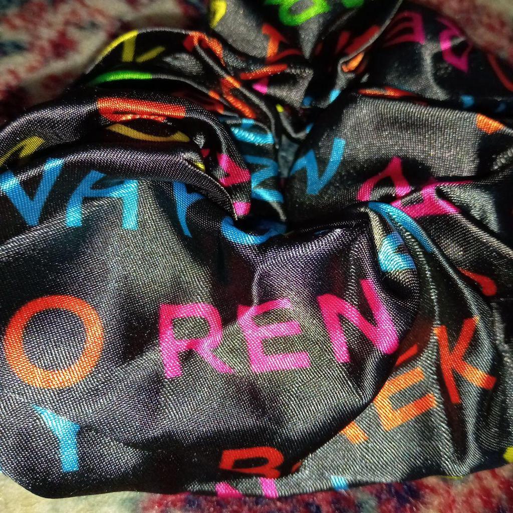 [USED] NU'EST Name Logo Scrunchie