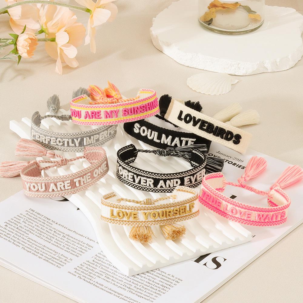 Bracciale con Nappa Intrecciata Ricamo 3D Europeo & Americano - Moda Fatto a Mano con Design a Lettera