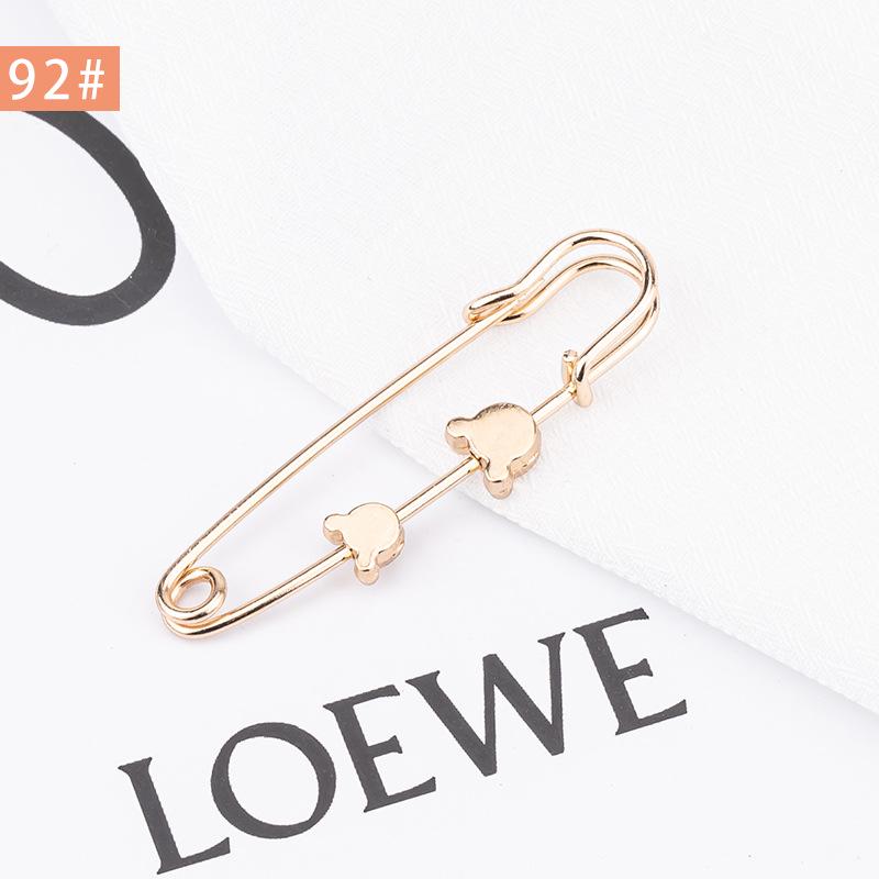 Pearl Anti-Exposure Brooch: Women's Waist-Cinching Pin & Clothing Decoration