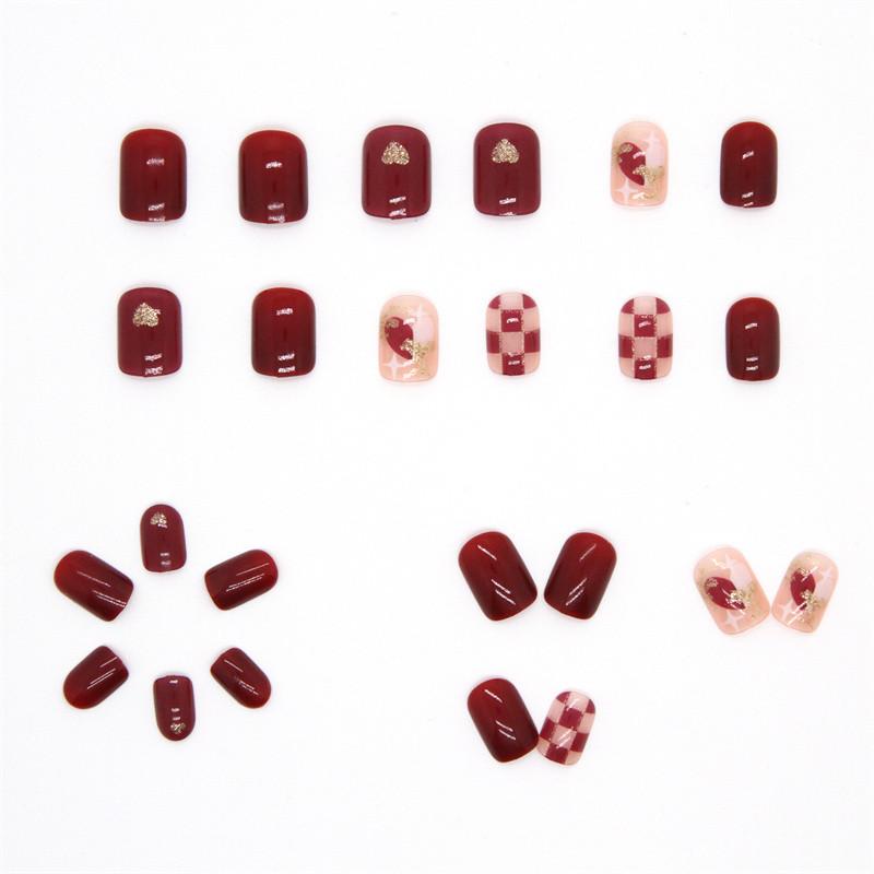 24 Pieces of Nail Art Patches with A Jujube Red Sweetheart and White Checkerboard Pattern Featuring A Heart-shaped Nail Design