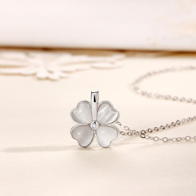 Opal Lucky Four-leaf Clover Necklace Women's Fashion Versatile Niche Light Luxury Necklace Gift Women