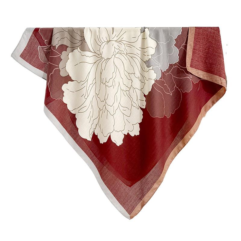 Trendy modern Instagram women's personalized printed elegant silk scarf, fashionable niche travel shoot outerwear, 91 human-shaped square scarf