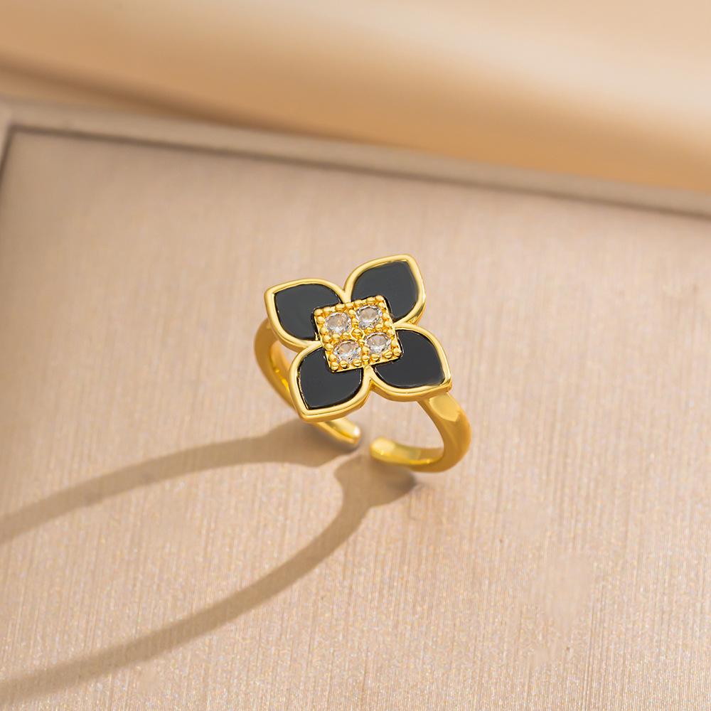 New Lucky Four-Leaf Clover Necklace, Earrings and Ring Set - Simple and Versatile Three-Piece Set