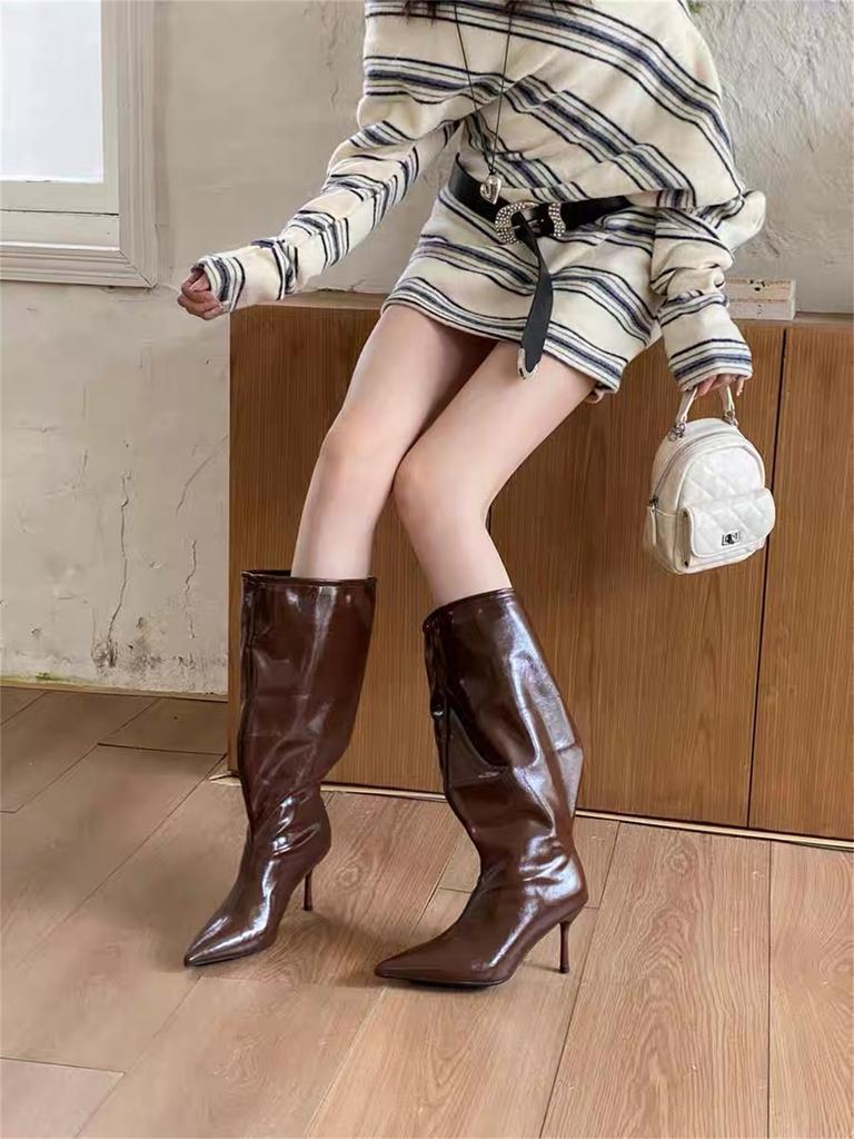 French Retro Pointed Hot Girl Big Tube Pants Boots 2025 New High-heeled Temperament Fried Street Niche High Boots Women